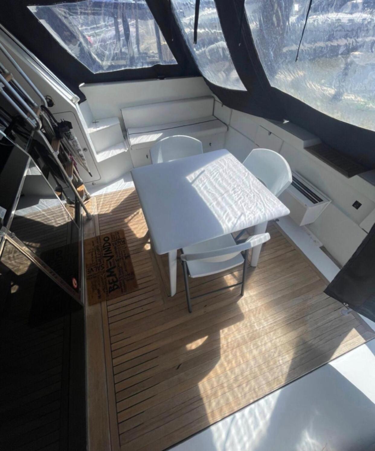 Отель Beautiful And Magnific Yacht Лиссабон Экстерьер фото